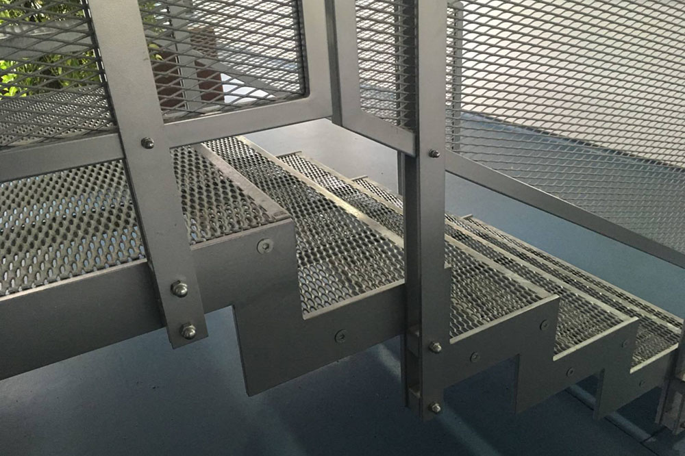 Expanded metal grating-1